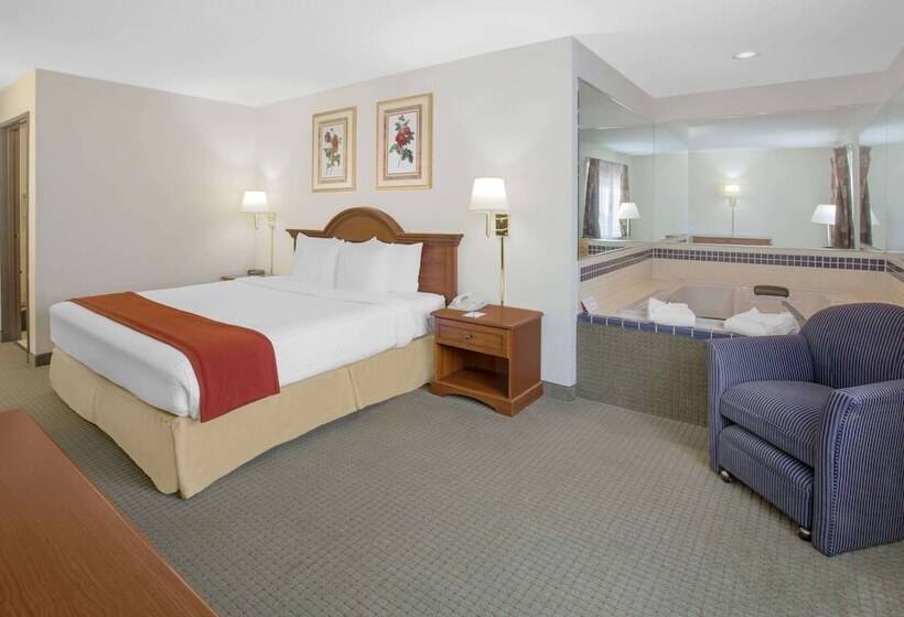 בית מלון כפרי Baymont By Wyndham Freeport