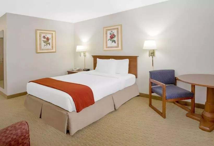 酒店 Baymont By Wyndham Freeport