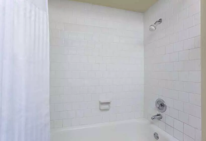 هتل Days Inn By Wyndham Bellingham Wa