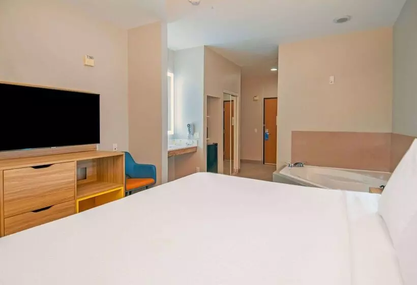 Отель Days Inn & Suites By Wyndham San Antonio North/stone Oak