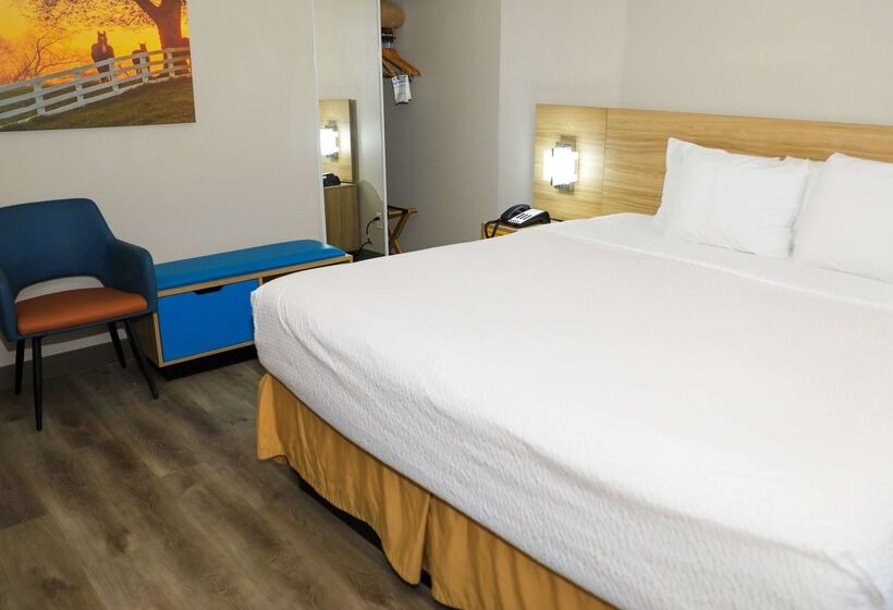 هتل Days Inn & Suites By Wyndham San Antonio North/stone Oak