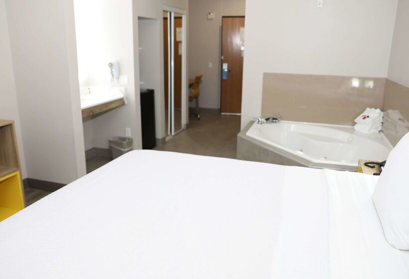 هتل Days Inn & Suites By Wyndham San Antonio North/stone Oak