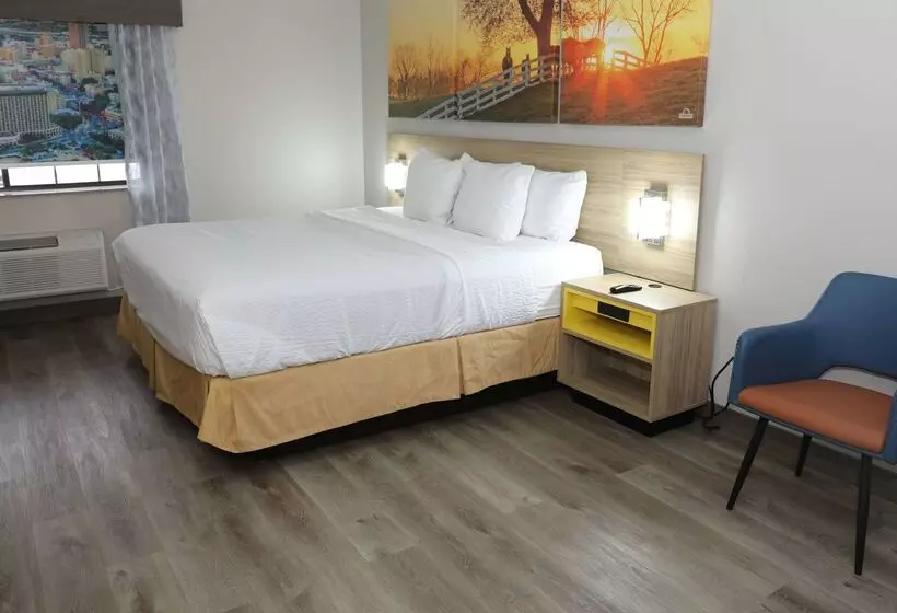 Отель Days Inn & Suites By Wyndham San Antonio North/stone Oak