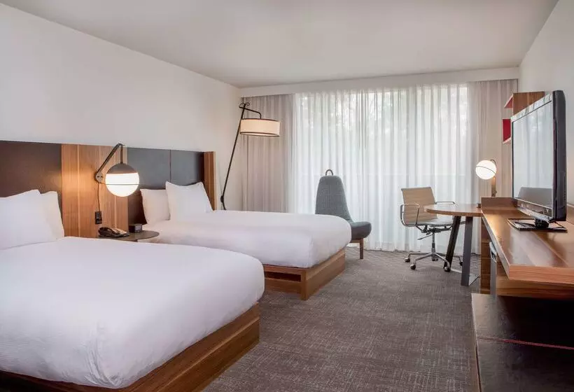 فندق Doubletree By Hilton Atlanta Windy Hill Ballpark