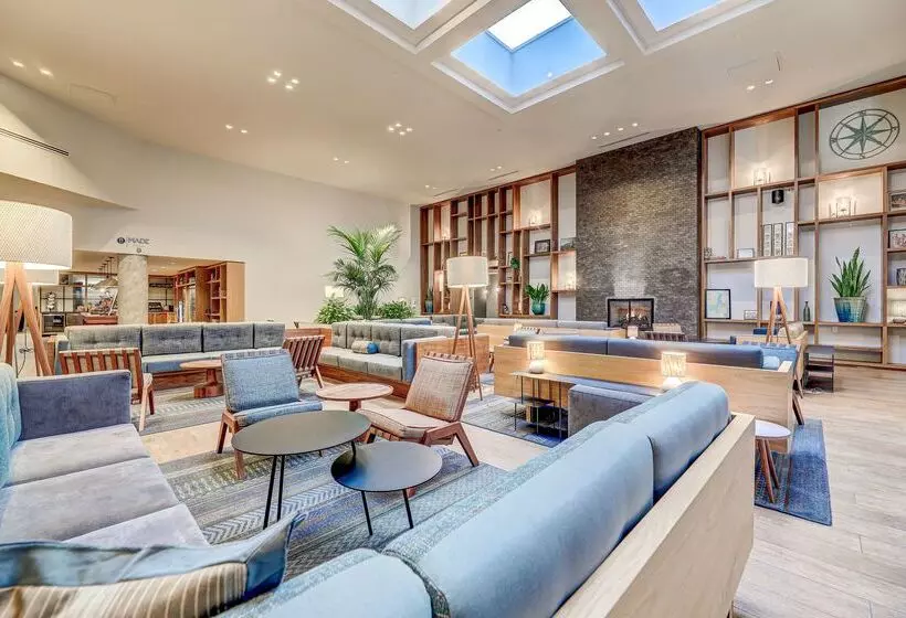 فندق Doubletree By Hilton Atlanta Windy Hill Ballpark