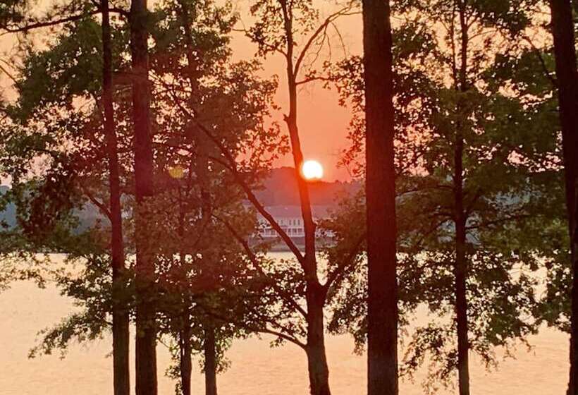 Отель Holiday Lodge   Greensboro/lake Oconee