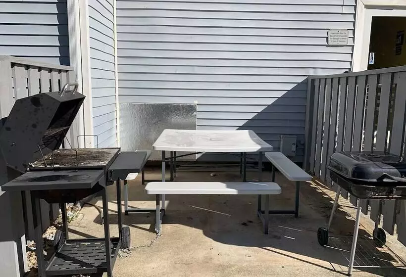 호텔 Holiday Lodge Greensboro/lake Oconee