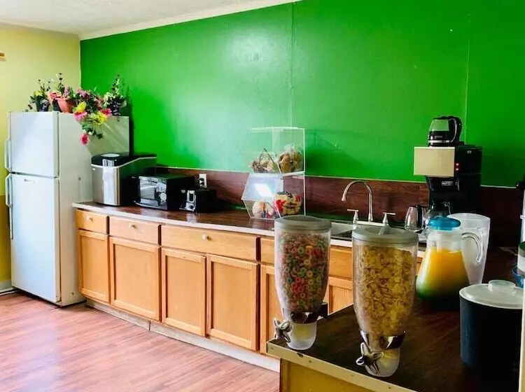 호텔 Holiday Lodge Greensboro/lake Oconee