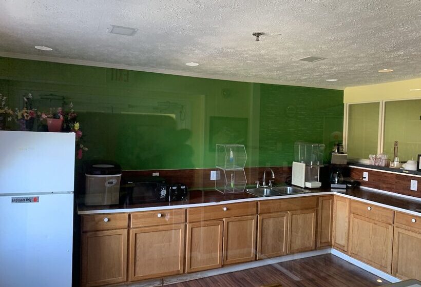 Отель Holiday Lodge   Greensboro/lake Oconee