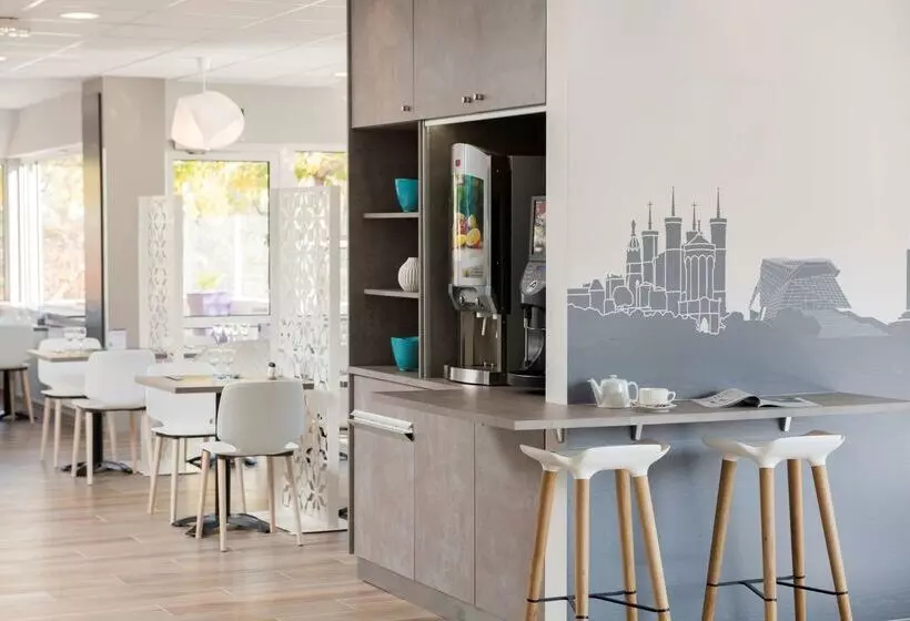 Kyriad Hotel Lyon Givors