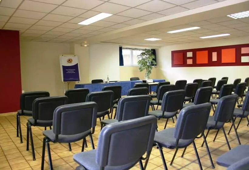 Kyriad Hotel Lyon Givors