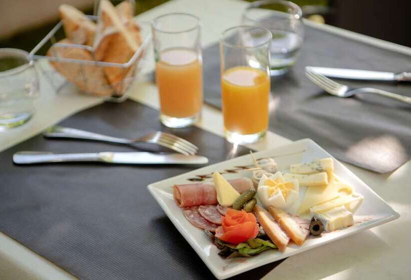 Kyriad Hotel Lyon Givors