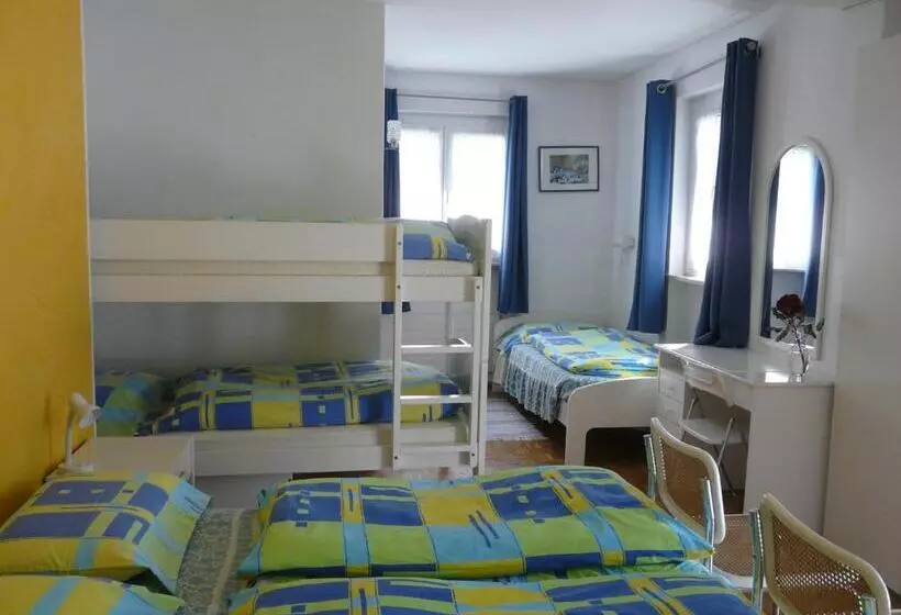 ホテル Osteria Garni Americana