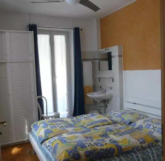 ホテル Osteria Garni Americana