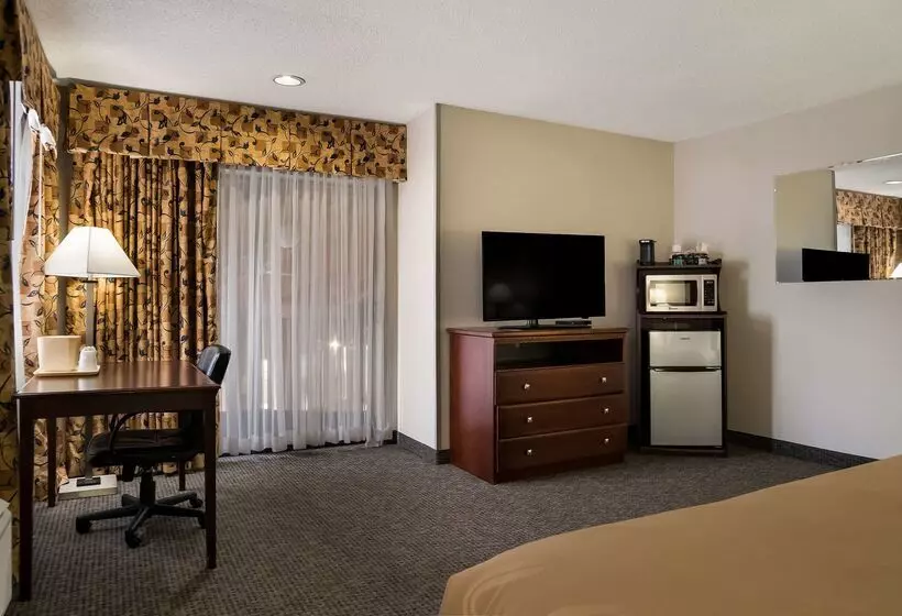 هتل Quality Inn Grand Blanc Flint South
