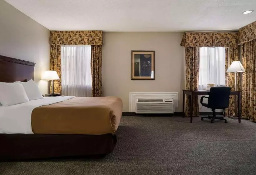 هتل Quality Inn Grand Blanc Flint South
