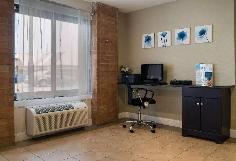 هتل Quality Inn Grand Blanc Flint South