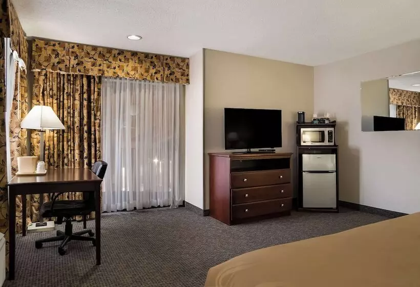 هتل Quality Inn Grand Blanc Flint South