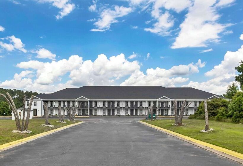 בית מלון כפרי Quality Inn & Suites