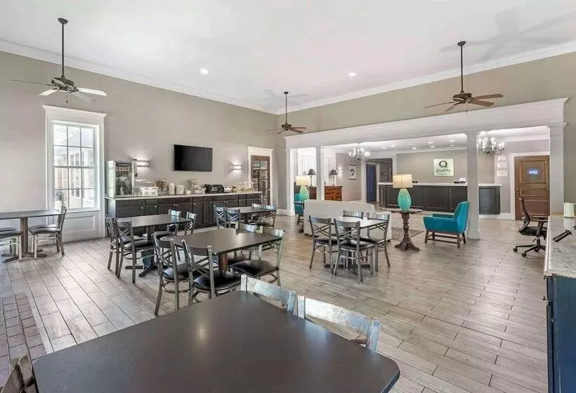 ホテル Quality Inn & Suites