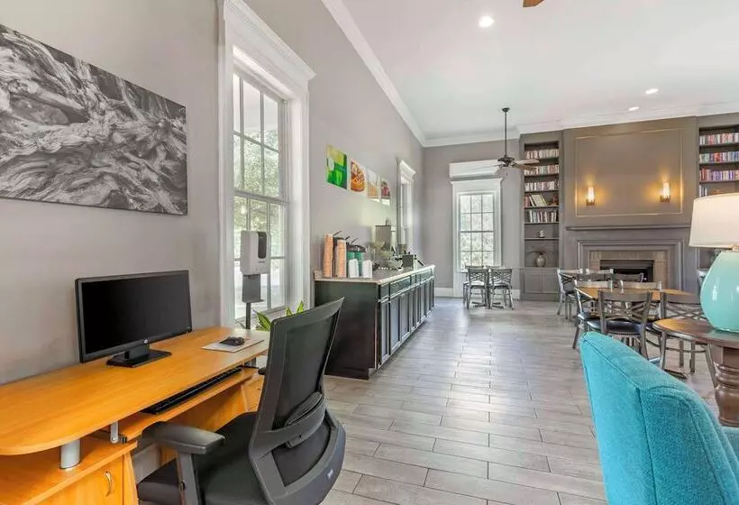 ホテル Quality Inn & Suites