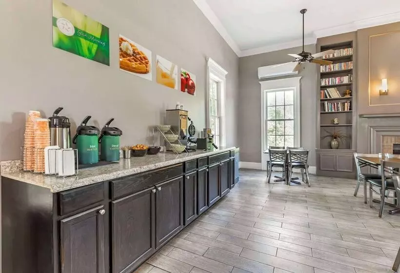 ホテル Quality Inn & Suites