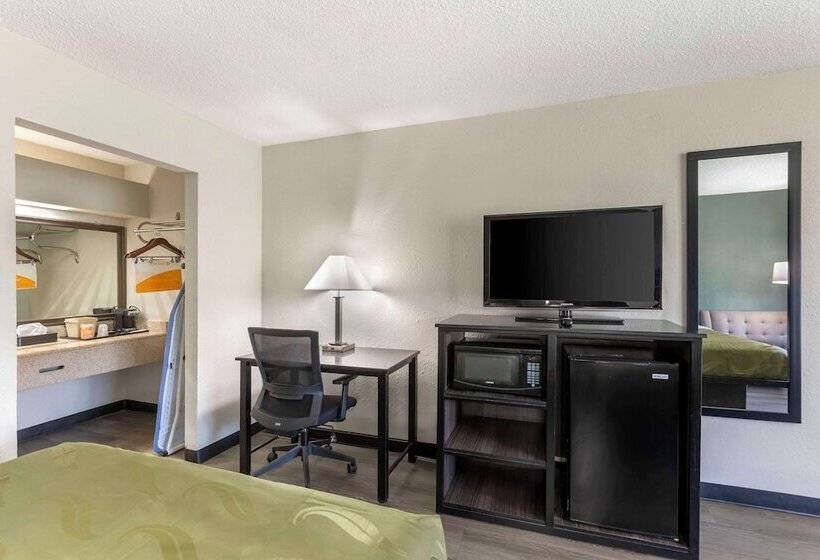 בית מלון כפרי Quality Inn & Suites