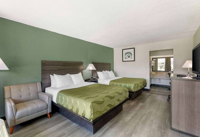 בית מלון כפרי Quality Inn & Suites