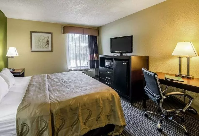 Hotel Quality Inn & Suites