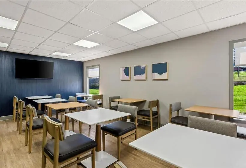 ホテル Quality Inn & Suites