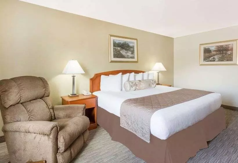 호텔 Ramada By Wyndham Ely