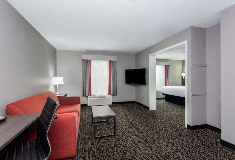 Отель Ramada By Wyndham Sellersburg/louisville North