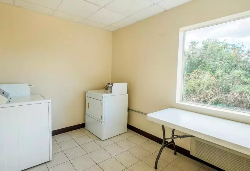 בית מלון כפרי Red Roof Inn Ocala