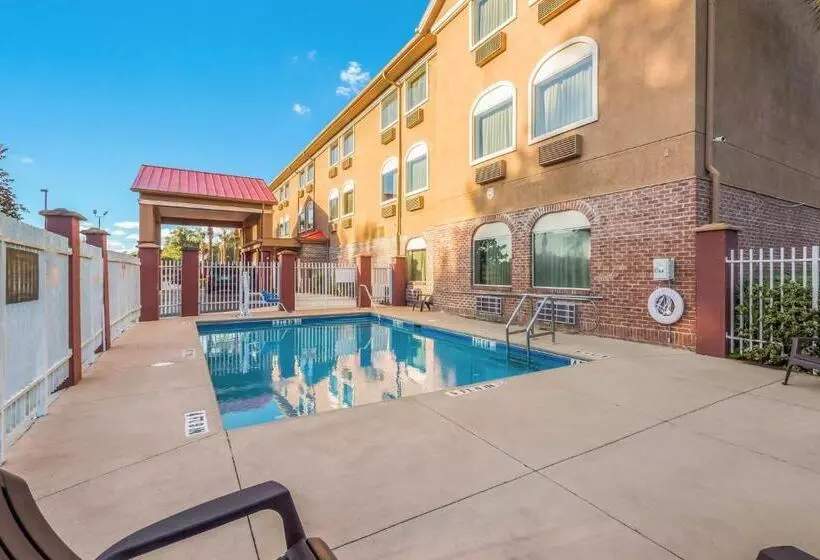 בית מלון כפרי Red Roof Inn Ocala