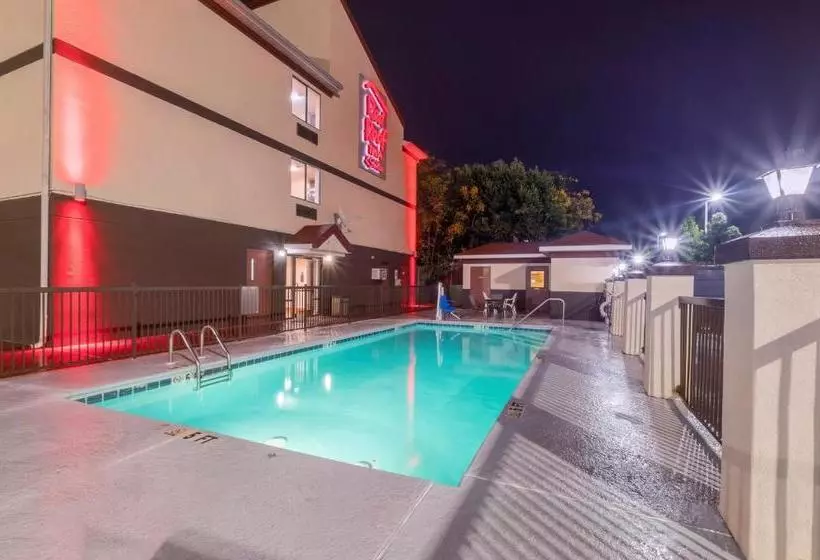 Отель Augusta West