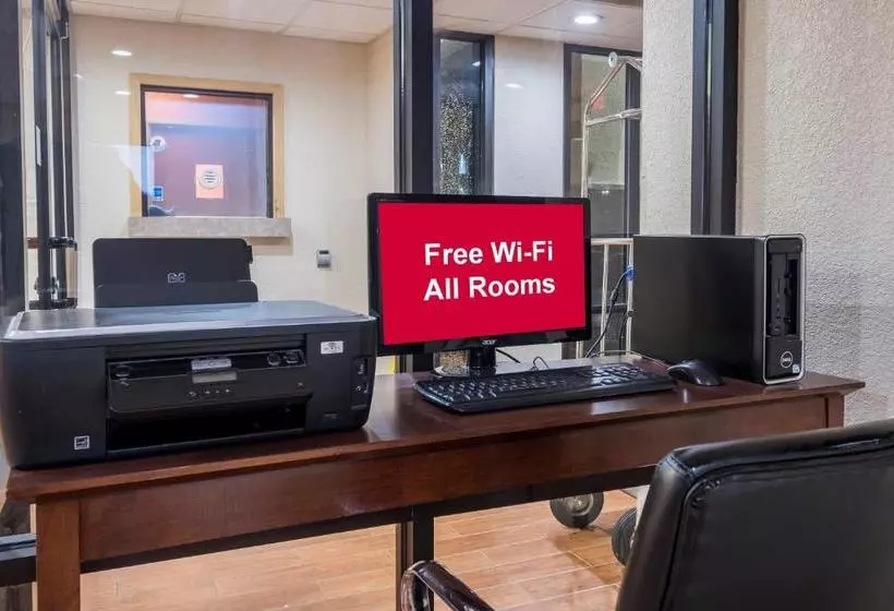 Отель Augusta West