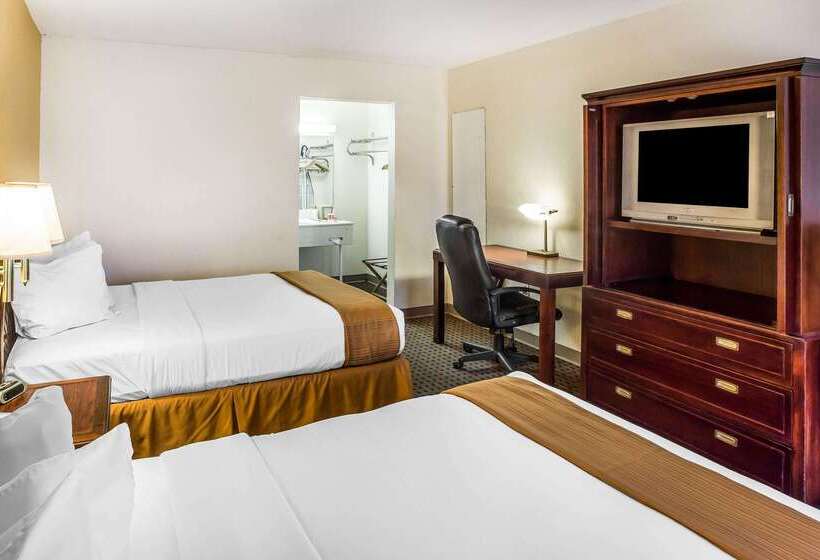 Отель Rodeway Inn & Suites