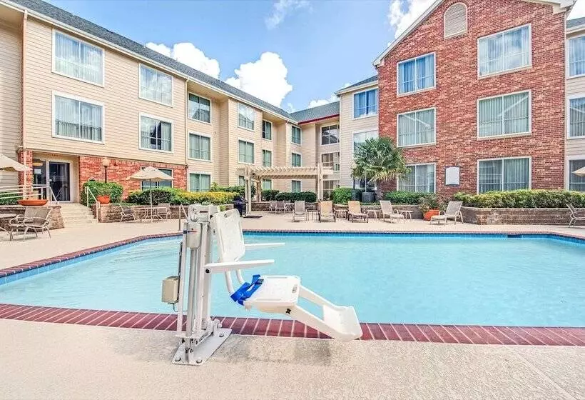 בית מלון כפרי Sonesta Es Suites Dallas Park Central