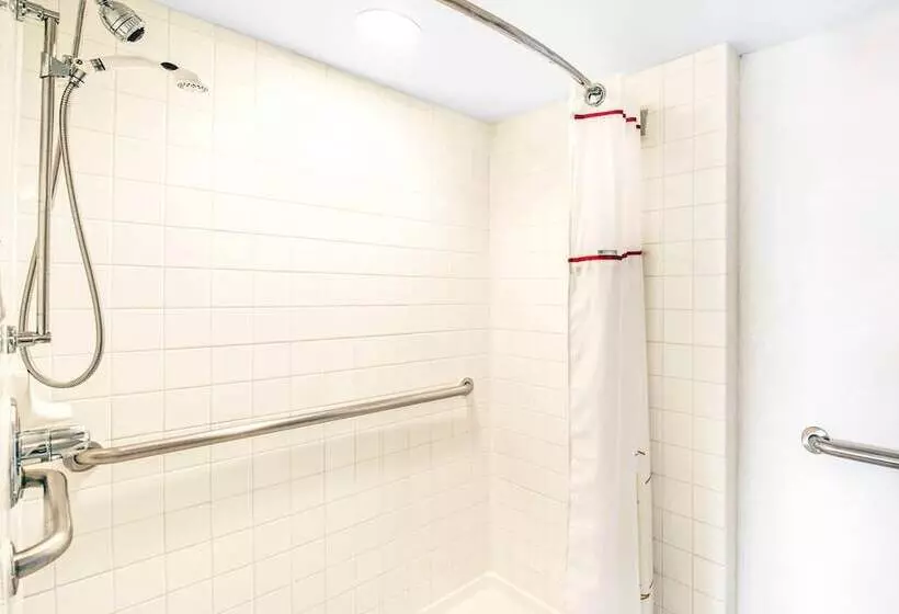 בית מלון כפרי Sonesta Es Suites Dallas Park Central