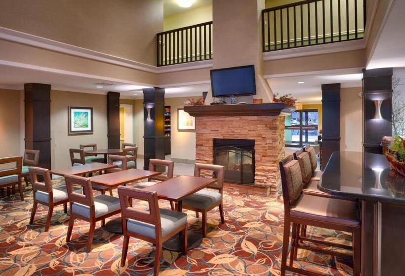 هتل Staybridge Suites Peoria Downtown, An Ihg