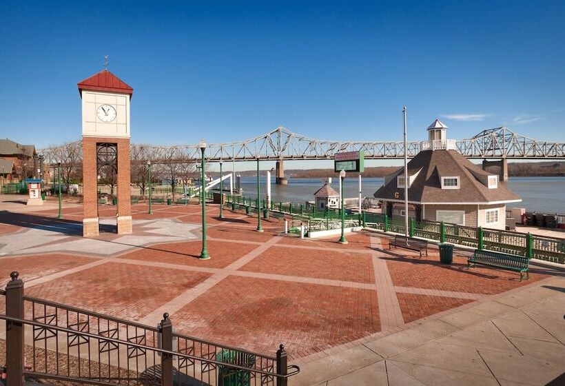 هتل Staybridge Suites Peoria Downtown, An Ihg