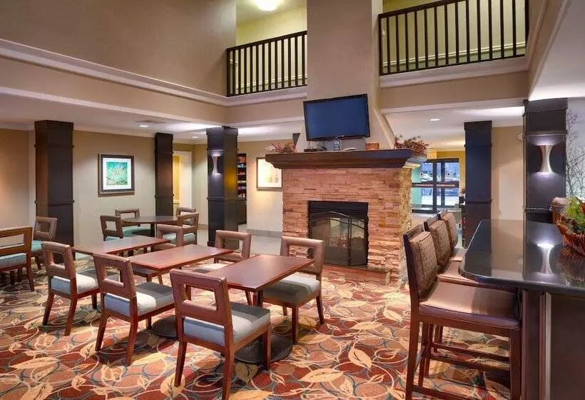 호텔 Staybridge Suites Peoria Downtown, An Ihg