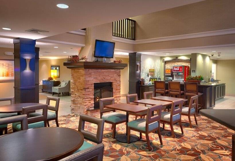 هتل Staybridge Suites Peoria Downtown, An Ihg