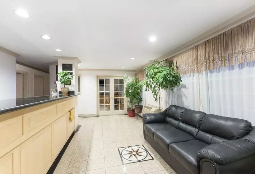 Отель Steinbeck Lodge