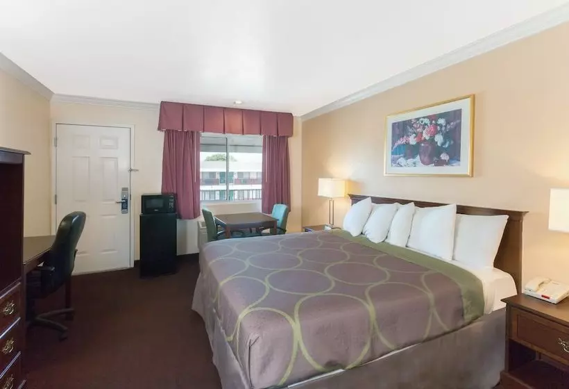 Отель Steinbeck Lodge