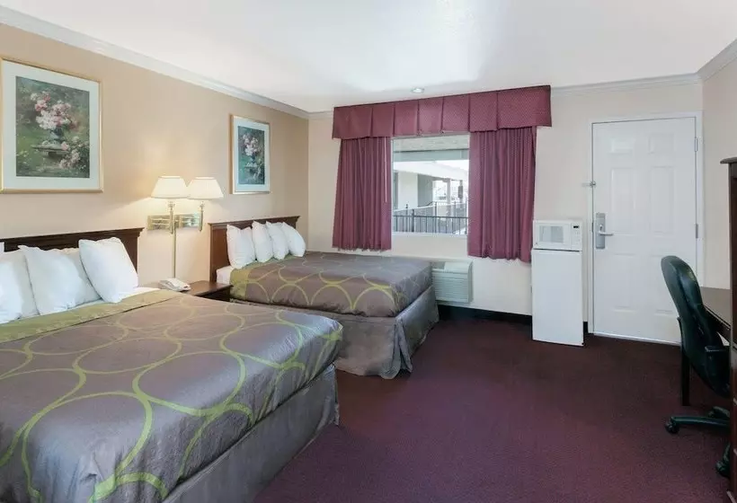 Отель Steinbeck Lodge