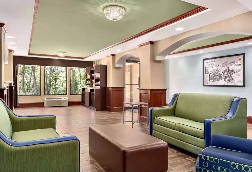 فندق Super 8 By Wyndham West Greenwich/providence