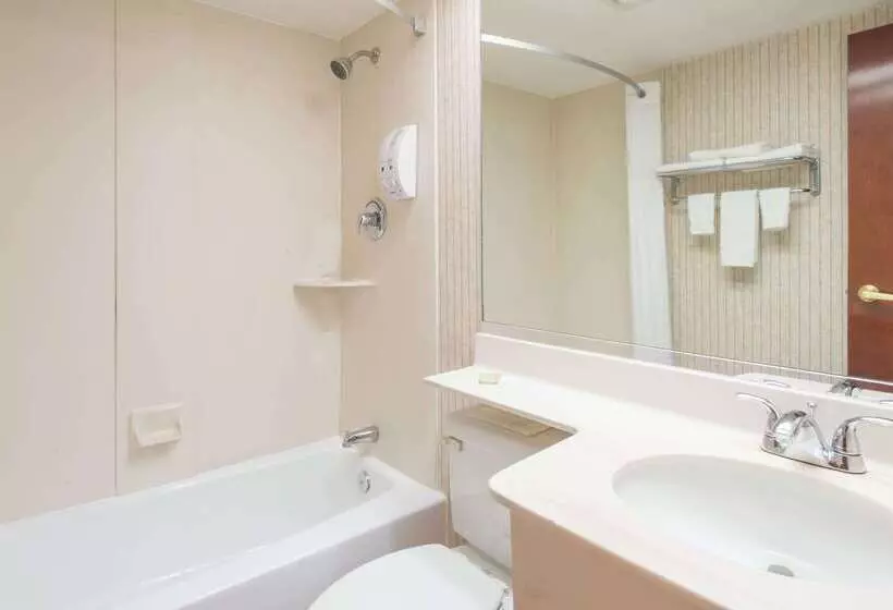 فندق Super 8 By Wyndham West Greenwich/providence