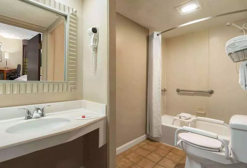 فندق Super 8 By Wyndham West Greenwich/providence