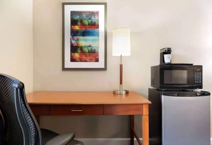 فندق Super 8 By Wyndham West Greenwich/providence